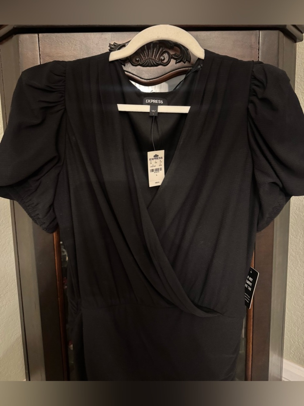 Express Bodycon Vneck Puff Sleeve Dress with ruching sides - Picture 2 of 4